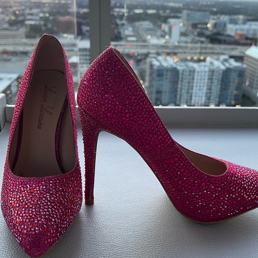 Lauren Lorraine Pink crystal embellished shoes in size 6